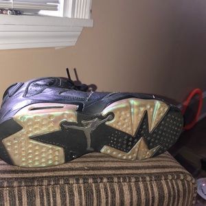 Jordan Shoes - Jorden retro 6 with pearl finish Jordan Shoes - Jorden retro 6 with pearl finish